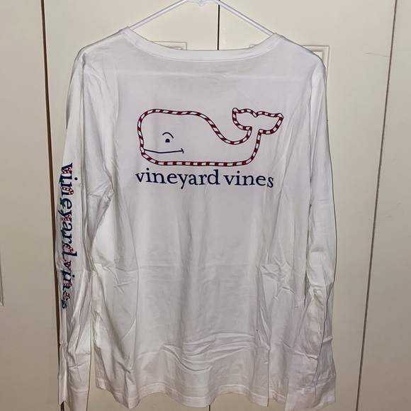 Vineyard Vines Christmas long sleeve t-shirt (great condition) - Picture 4 of 5